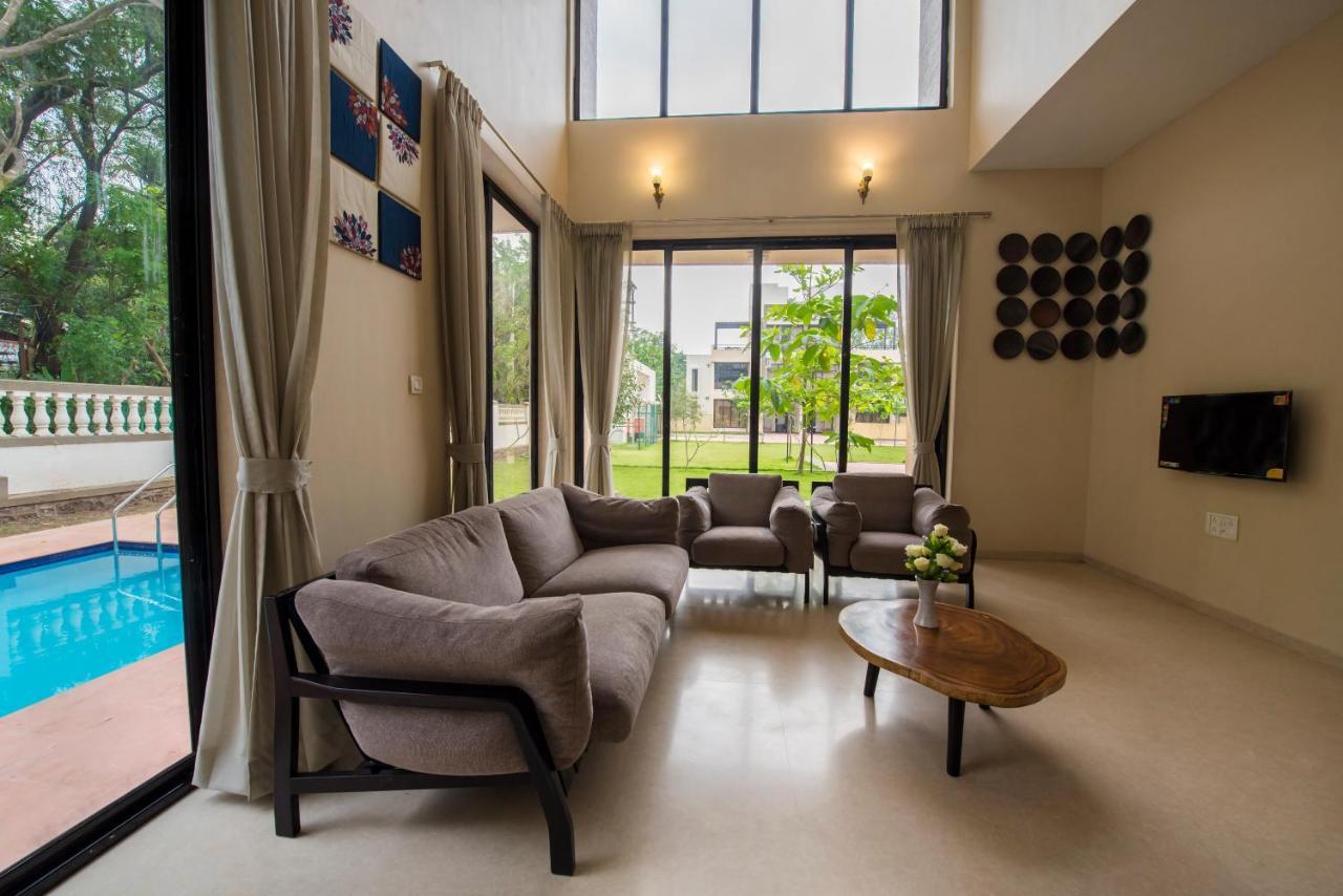 Stayvista'S Greenwoods Villa 10 - City-Center Villa With Private Pool, Terrace, Lift & Carrom Board Lonavla Exterior foto